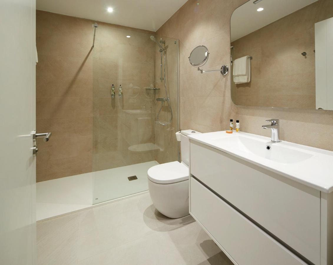 Apartment H Suite3b By Smiling *